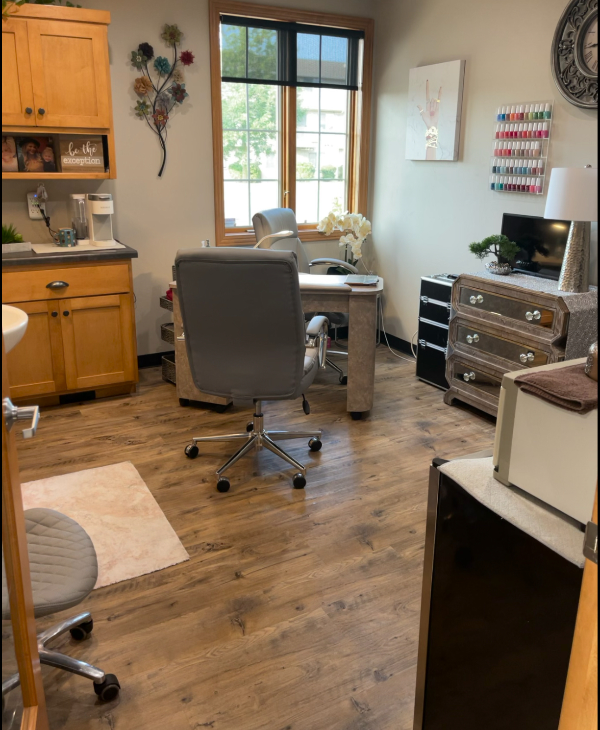 Nail one on! And Renew Salt Spa LLC. nail work in Green Bay, Wisconsin